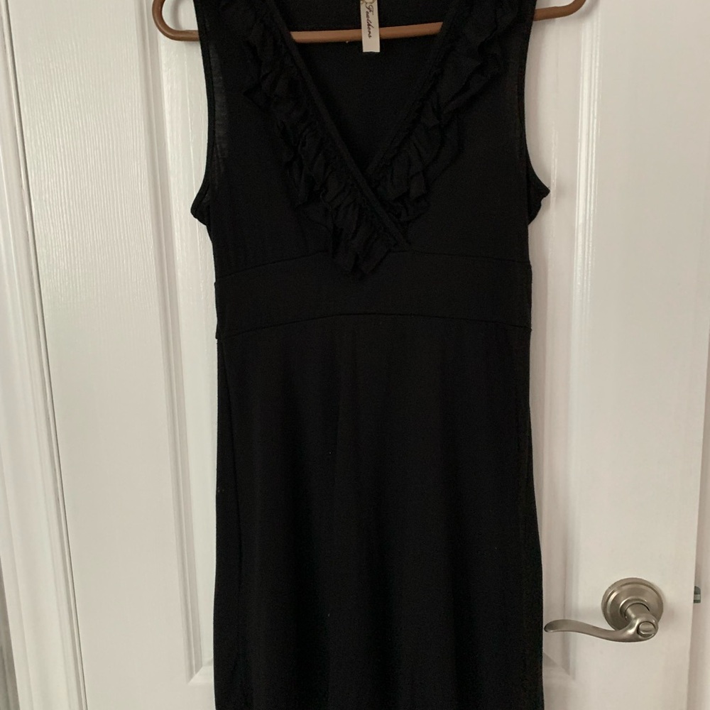 feathers Black Sleeveless Ruffle V-Neck Dress